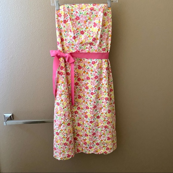 Lilly Pulitzer Dresses & Skirts - Lilly Pulitzer Floral Strapless Dress